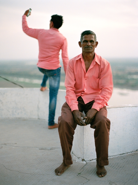 https://www.marcleclef.net:443/files/gimgs/th-52_MARC OHREM-LECLEF 4 ANMOLS SON IN LAW WAS BUSY TAKING SELFIES  AFTER THEIR WORSHIP AT THE TEMPLE_ RAJASTHAN 2018.jpg